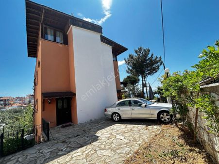 Turyap Altınoluk’tan Satılık Deniz Manzaralı 3+2 Villa