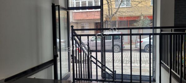 Uğur Mumcu Mahallesi'nde Yeni Binada, Satılık Geniş Depolu Dükkan!