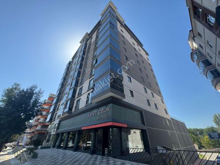 Okullar Kampüsü Altında Cadde Üzerinde Manzaralı Lüx Sıfır