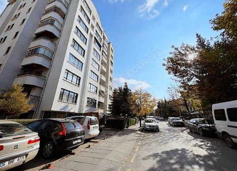 Öveçler Mah. Çetin Emeç Bulvarına Yakın 170 M2 Dükkan