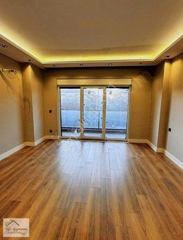 Büyükçekmece Güzelce Tripleks 6+2 Gülbahçe Vilları Satılık