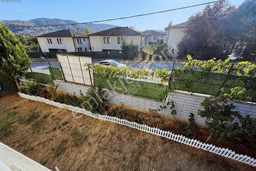 Müstakil M2 Ve Bahçekullanımında Satılık 3+1 Bahçedubleks Daire