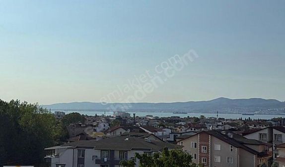 Deniz Manzaralı Satılık 1+1 Asansörlü Daire