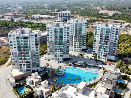 Mersin Tömük Asis Marmaris Sitesinde Satılık 2+1 Daire