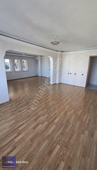 İstiklal'de Kiralık Önü Tamamen Açık Arakat 2+1 Daire