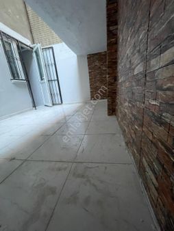 Satılık 2+1 Atatürk Metro Durağının Yanında Bakımlı Bahçeli Bodrum Kat