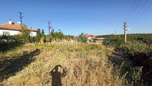 Gövem Köyünde 939m2 Arsa İçinde 120m2 Beton Arme Ev Ve Ahırlı Bahceli  Masrafsız Satılık Köy Evi 