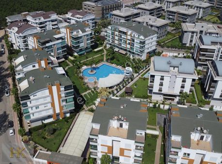 Aquaparklı Havuzlu Güvenlikli Site İçi 6+1 320m2 Kiralık Daire