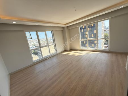 Sefaköy İnönü Mahallesi Satılık 3 + 1 Rezidans