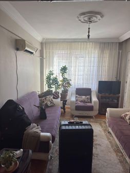 Edremit Merkez'de 2+1 Eşyalı Arakat Kiralık Daire