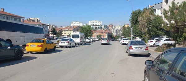 Dikmen Sinan Caddesi Üzerinde,3+1,full Yapılı,boş,kombili