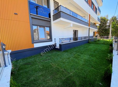 Geniş Bahçeli Satılık 3+1 Bahçedubleks Daire