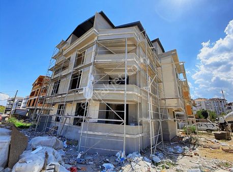 2 Bloklu Butik Sitede Merkezi Konum Satılık Arakat 3+1/4+1 Daire