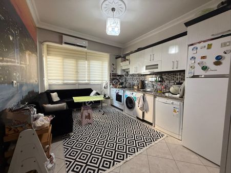 Sarilarda Okullara Yakın 3+1 Arakat Daire Lüx Çok Geniş