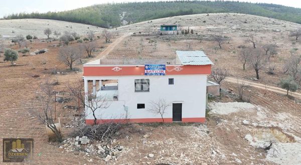 Özkesen Gayrimenkul'den Bilekte Satılık Bağ Evi