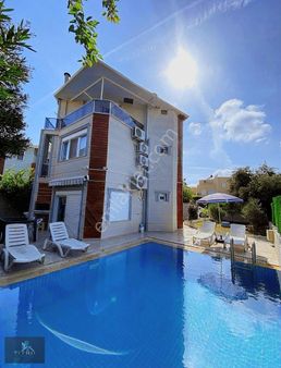 Acil Satılık 3+1 Özel Havuzlu Villa