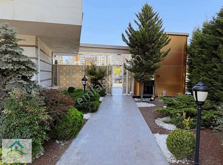 Şefik Can Cadde Cepheli Boş Satılık Lüks Daire