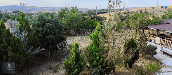 Öğüt.den Topalak.ta 1368 Metre Arsa İçinde 2katlı İkiz Ev