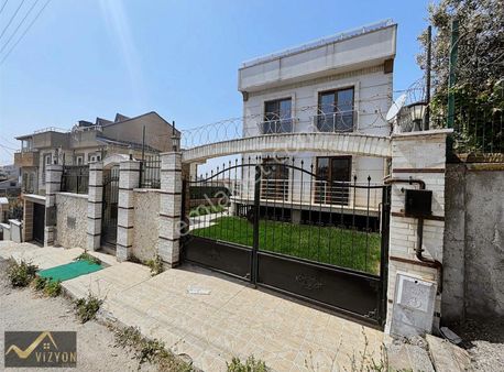 Ferhat Yağcı'dan Balyanoz Koyu Deniz Manzaralı 5+2 250m² Villa