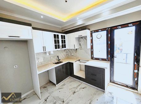 Vizyon Emlaktan Site İçerisinde Asansörlü Otoparklı Dublex