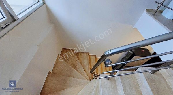 Çeşme Çiftlik Merkezde Yıllık Kiralık 2+1 Daire