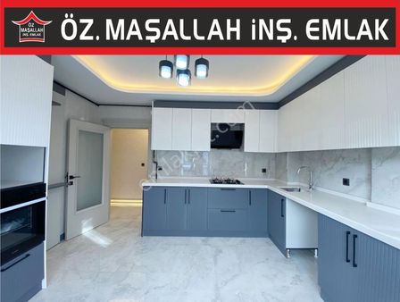 Hisarda Cadde Yakını Sıfır E.banyolu 3+1 3. Ara Kat !!!