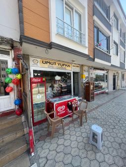 Duru Emlaktan Kapalı Sebze Pazarı Yanında Satılık Dükkan !!!!