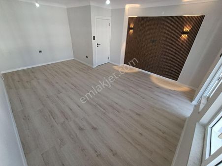 Altınkumda Doğalgazlı Ayrı Mutfaklı Ara Kat Ön Cephe Full Yapılı 3+1