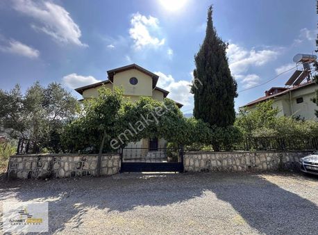 Ahmet Kara'dan Bekiralanı Mah.de Satılık Tripleks Villa