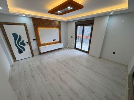 Havuzlu Güvenlikli Kat Ve Cephe Seçenekleri Olan 2+1 110 M² Daireler