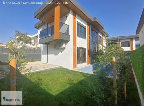 Brothers Hürriyet Mah.4+1 Müstakil Havuzlu İskanlı Satılık Villa