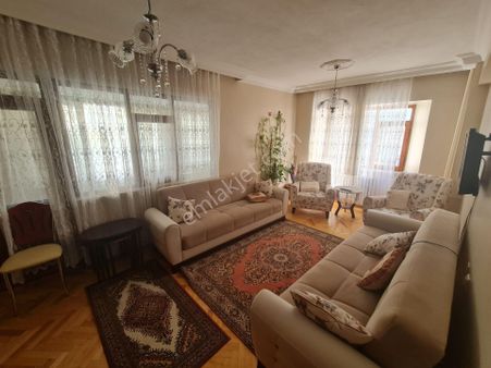 Ali Çifter' Den Taşköprü Caddesi Yanı Satılık 2+1 Bakımlı Daire