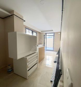 Avcılar Merkezde 2+1 Sıfır Geniş Bahçeli Daire