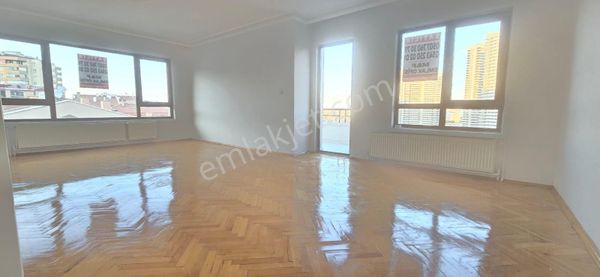 Reşadiye'den Dikmen Mürsel Uluç Mah. Cadde Yakınında 3+1 Manzaralı Daire