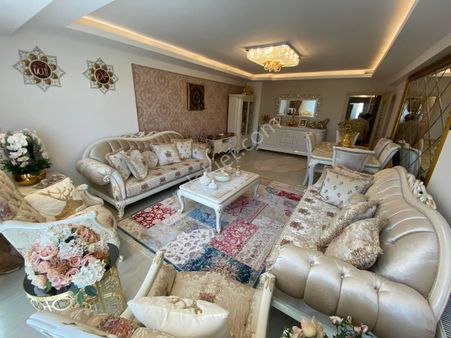 Anka Gayrimenkul'den Ertuğrulgazi Mh'de Satılık 4+1 Lüks Daire