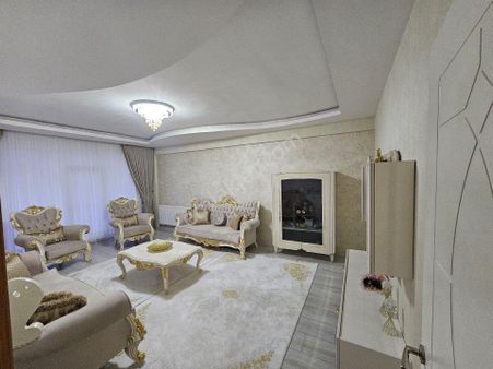 Hızlı 21 Gayrımenkul'den Forum Avm Karşısı Acil Satılık Fırsat Daire