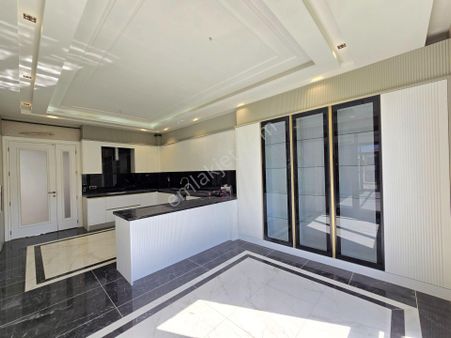 İşyapar Gayrimenkulden Köşe Parselde Ultra Lüks Müstakil Villa