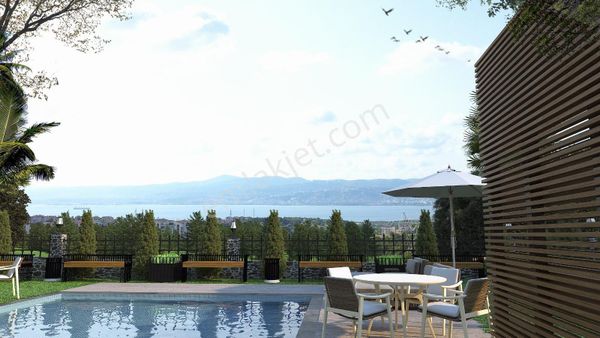 Başiskele Fatih'te Ful Deniz Manzaralı Site İçi Satılık Arakat 2+1 Daire