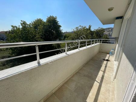 Serdivan Bahçelievlerde Güzel Konumda  1+1 Kiralık Daire