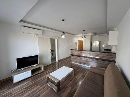 Girne Merkez'de Eşsiz Konumda Türk Koçanlı Satılık 2+1 Daire !!