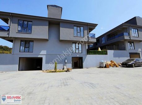 Remax Şehir'den Park Life'ta Deniz Manzaralı 1+1 Satılık Daire