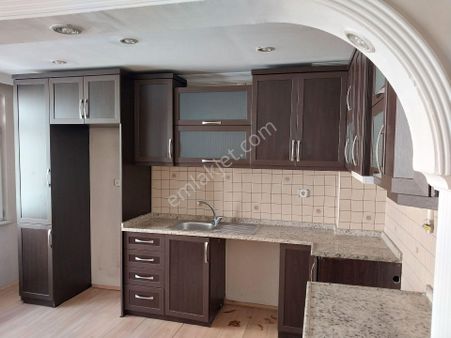 Tekirdağ Süleymanpaşa Gayrimenkulden Kiralık Daire Yüzyıl Mah 3kat 3+1 Asansorsuz Tepedegirmenler