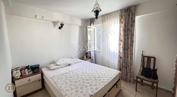 Century21 Point'den Deniz Manzaralı Üst Kat Daire