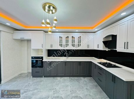 Keçiörende Bulvar Üzeri Teras Balkonlu Giyinme Odalı Lüx 3+1