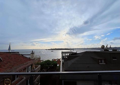 Üsküdar Salacak'ta Manzaralı Otoparklı İyi Konumda Dubleks Daire