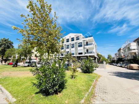 Altınoluk Yağcılar Bölgesin De Denize Yakın Asansörlü Lüx Bina Da 2+1 Açık Mutfak Sıfır Daire