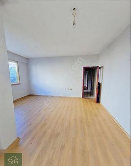 Varlık'da Araştırma Hastanesi Dibinde İçi Yenilenmiṣ Daire