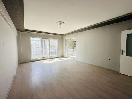 Başpınar'da E.banyolu Full Yapılı 3+1 Ara Kat Satılık Daire !!