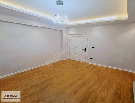 Beylikdüzü Arena'dan Merkezi Konumda Balkonlu Satılık 2+1 Daire