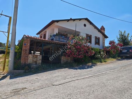 Kuşadası Yeniköy 'de Satılık İş Yeri Restoran Ve Daire Köy Evi